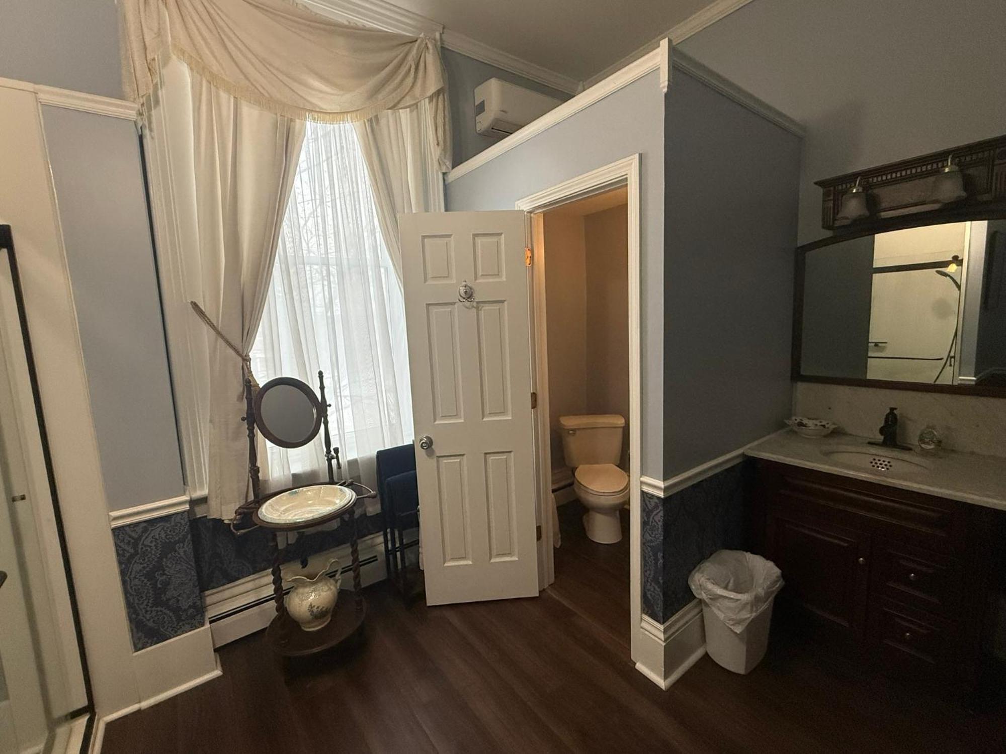 The Gridley Inn B&B Ватерло Екстериор снимка