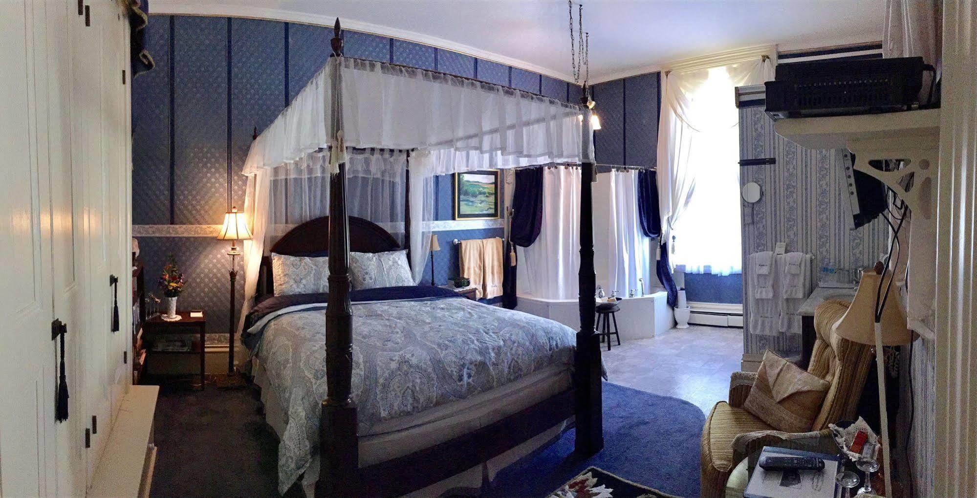 The Gridley Inn B&B Ватерло Екстериор снимка