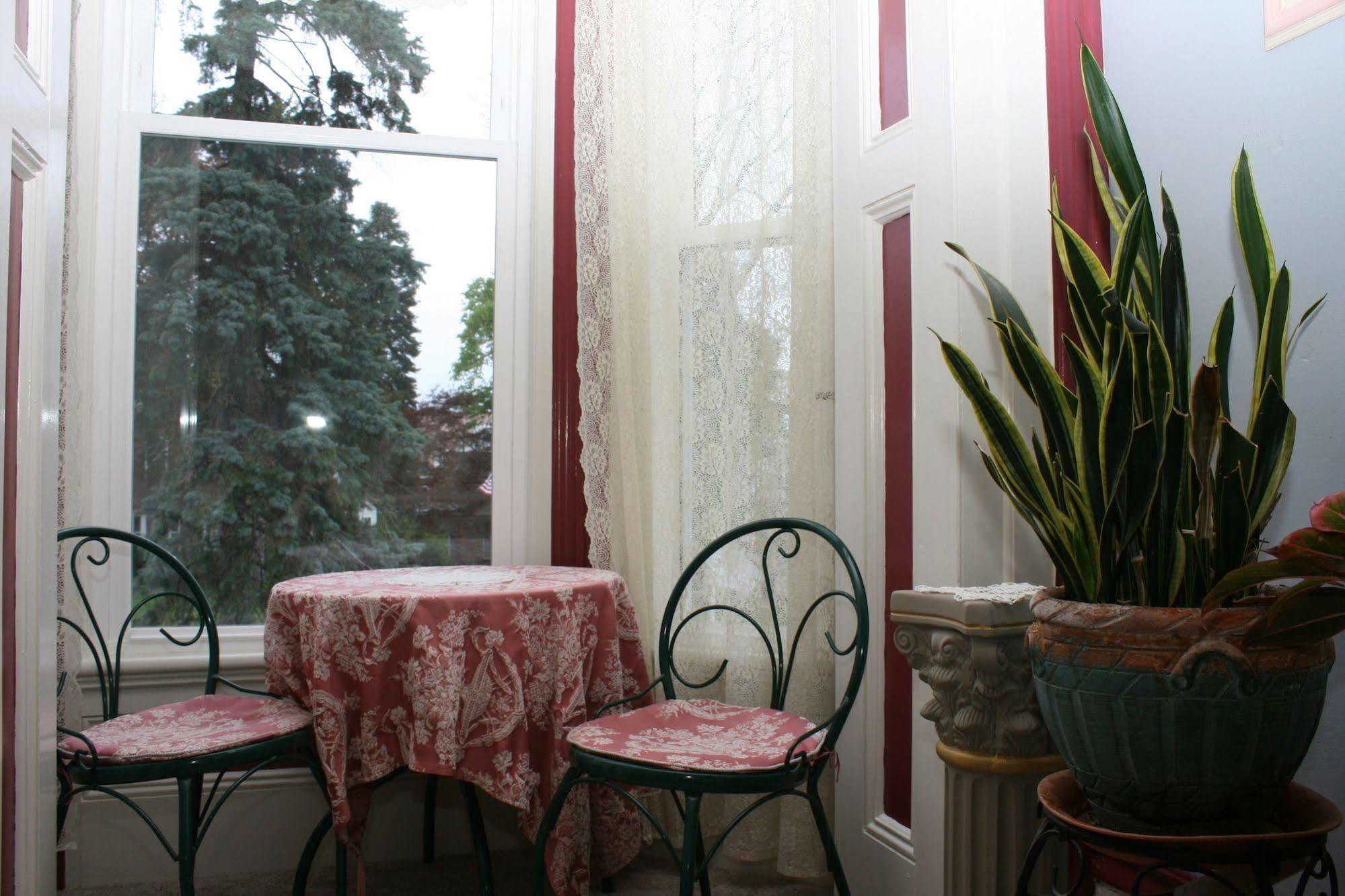 The Gridley Inn B&B Ватерло Екстериор снимка